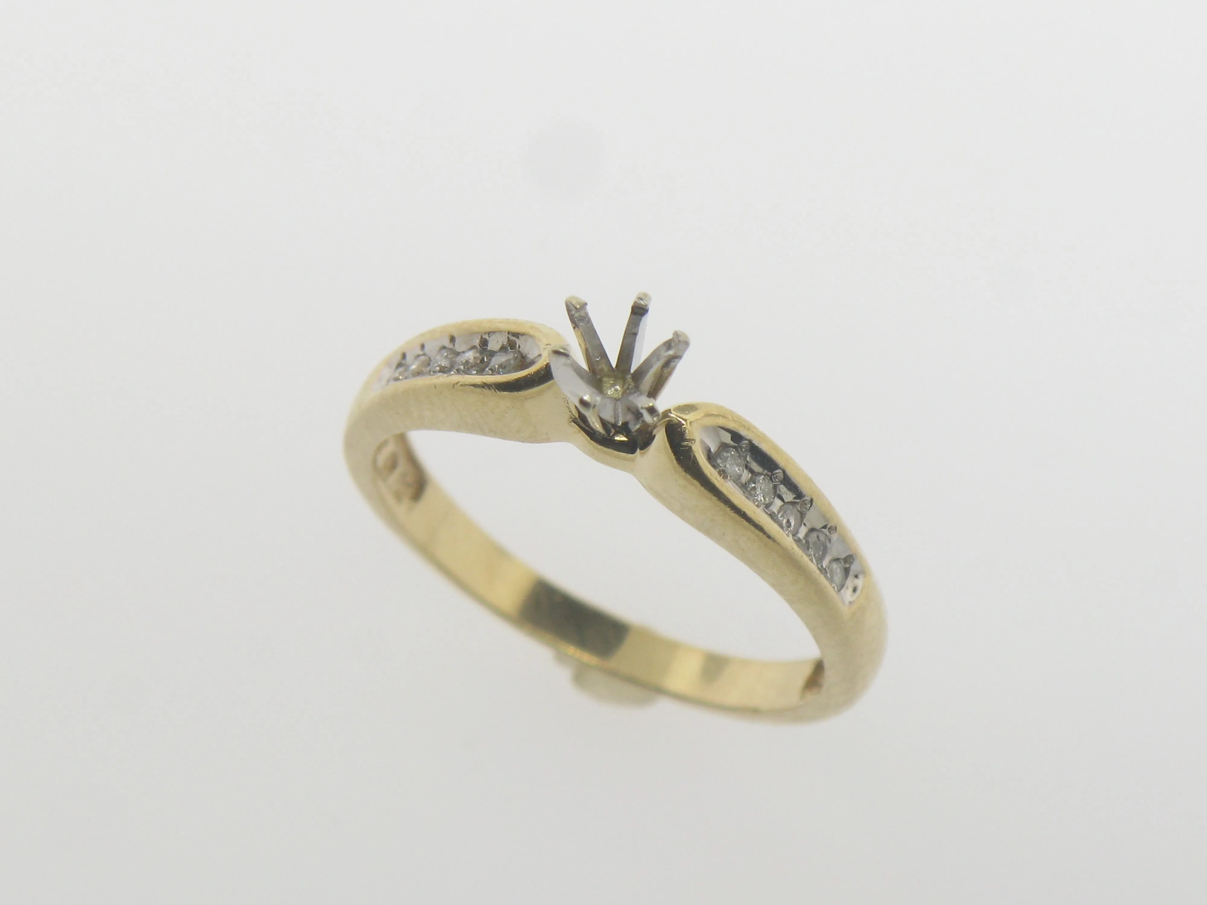 14K Yellow and White Gold Diamond Semi Mounting (Up to 1/4 CT) (Estate Jewelry)